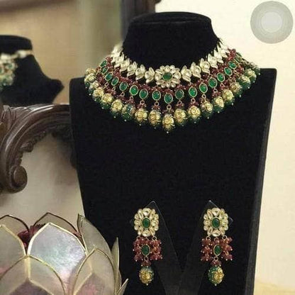 Ishhaara Close Flower Design Onex Necklace Set