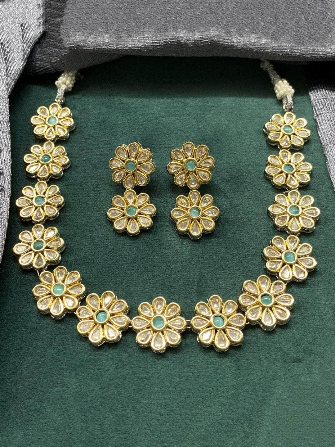 Ishhaara Dreamy Floral Necklace