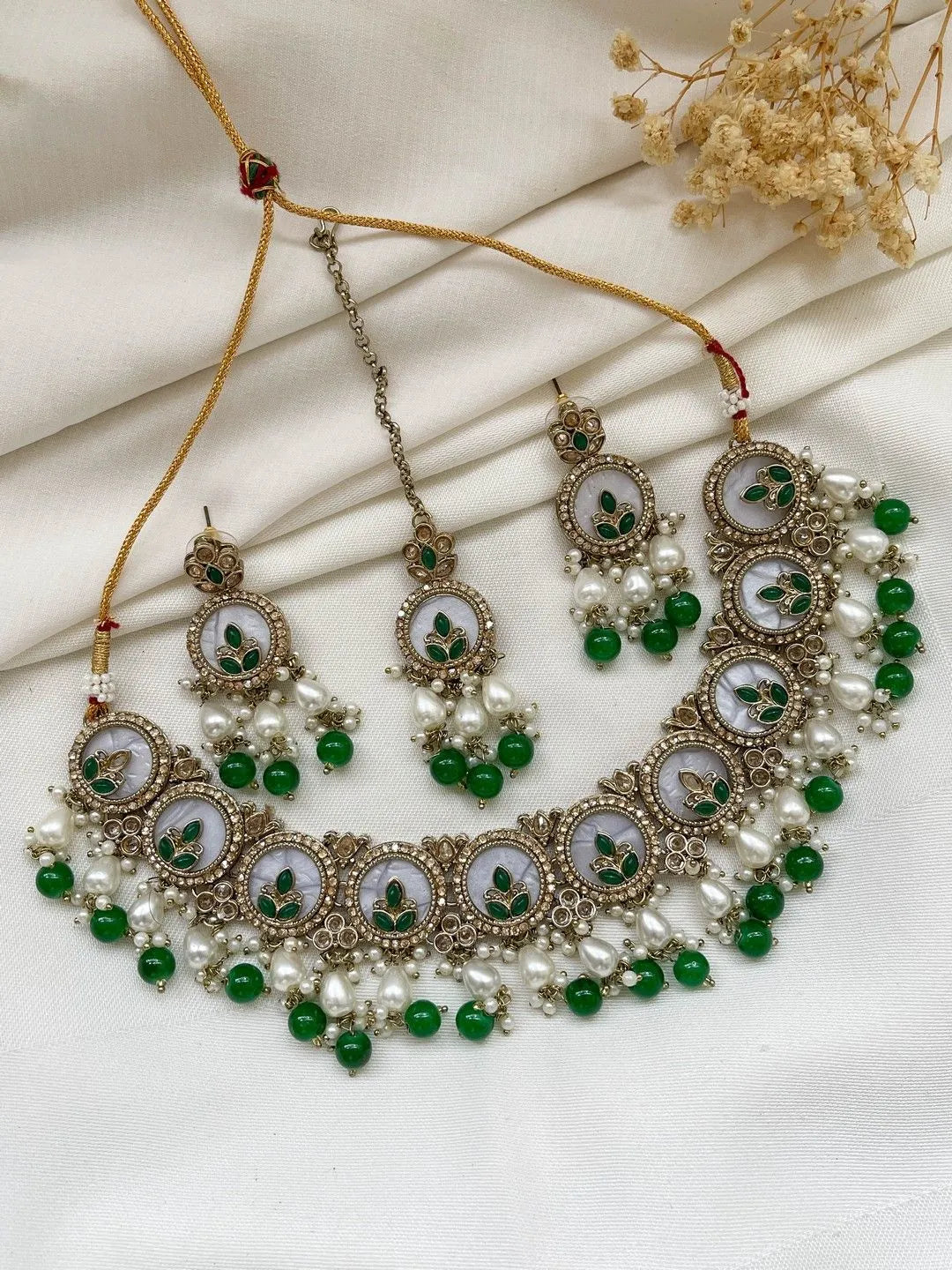 Ishhaara Green Elegant Kundan And Meenakari Choker Necklace