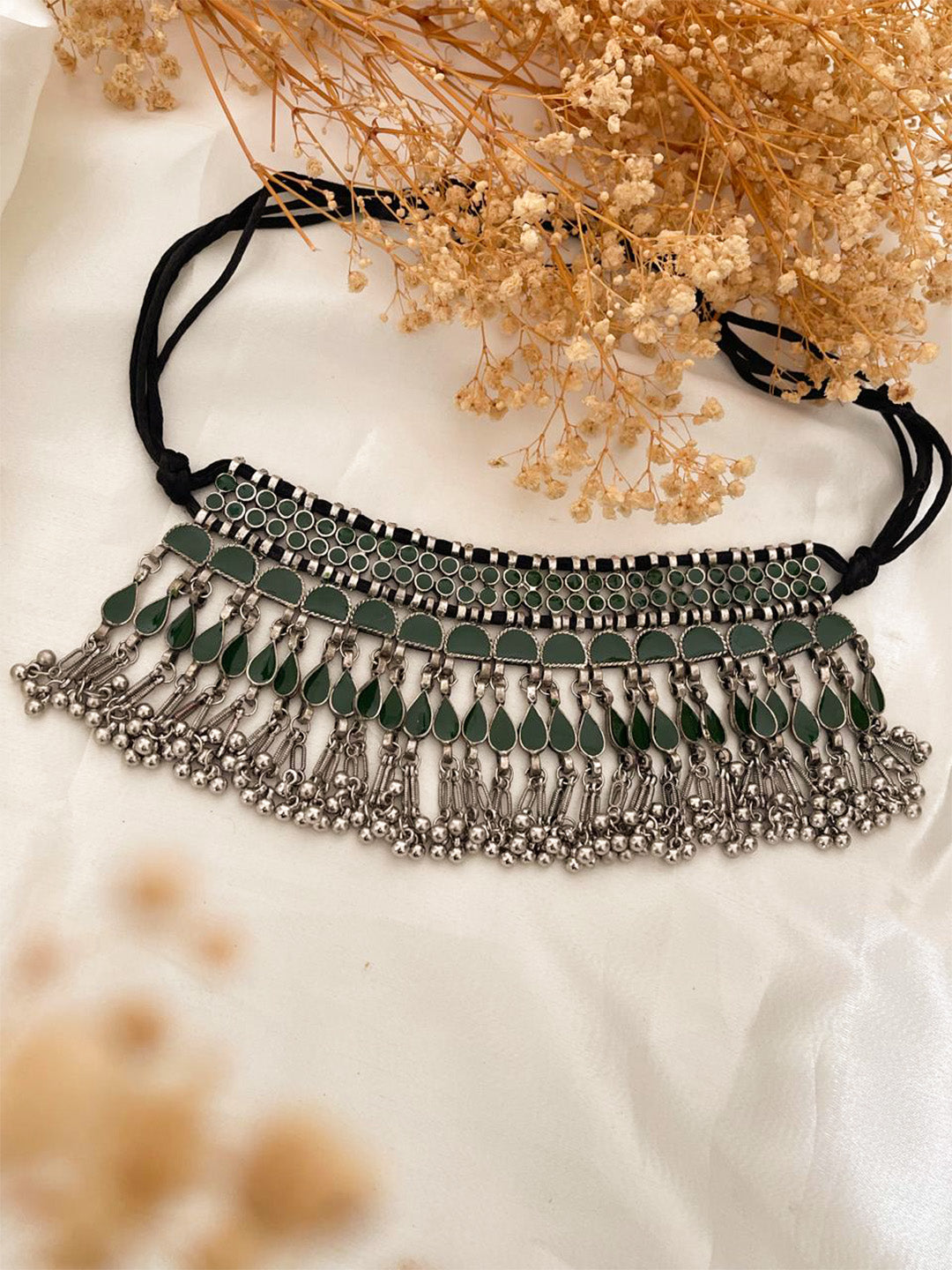 Ishhaara Green Elegant Oxidised Silver Pearl Choker Necklace