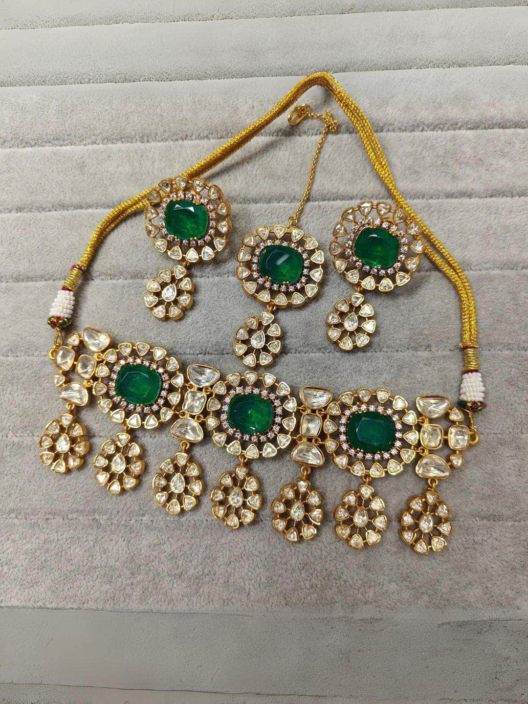 Ishhaara Green Emerald Choker Necklace