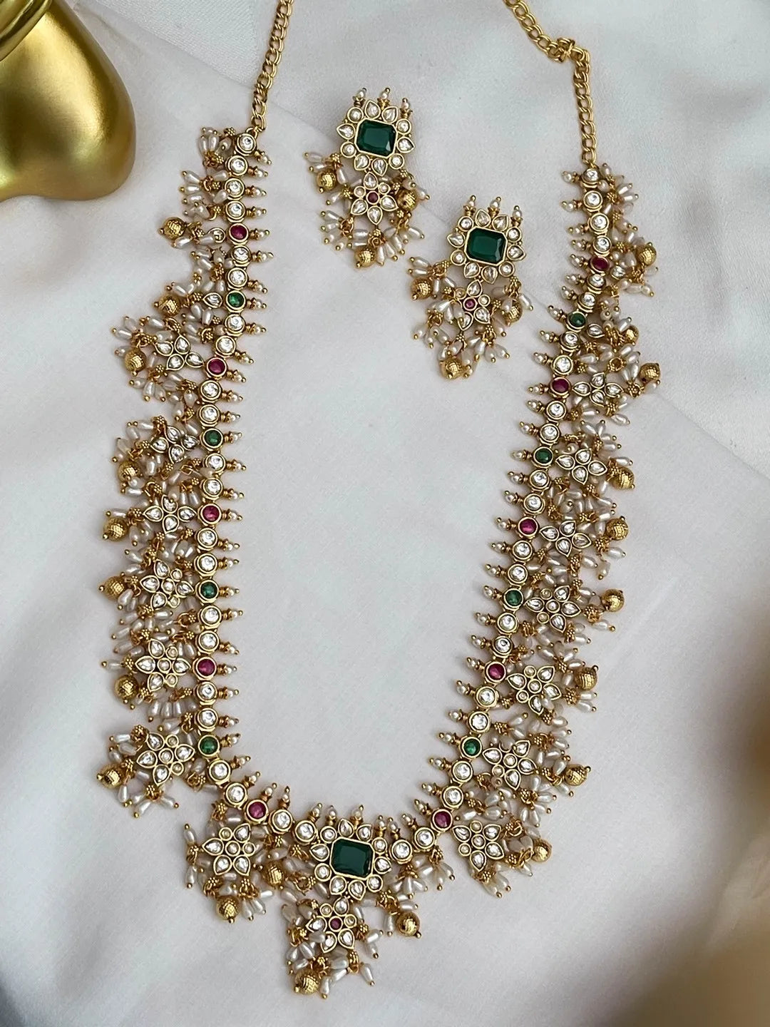 Ishhaara Green Flower Stone Rice Pearl Guttapusalu Haram