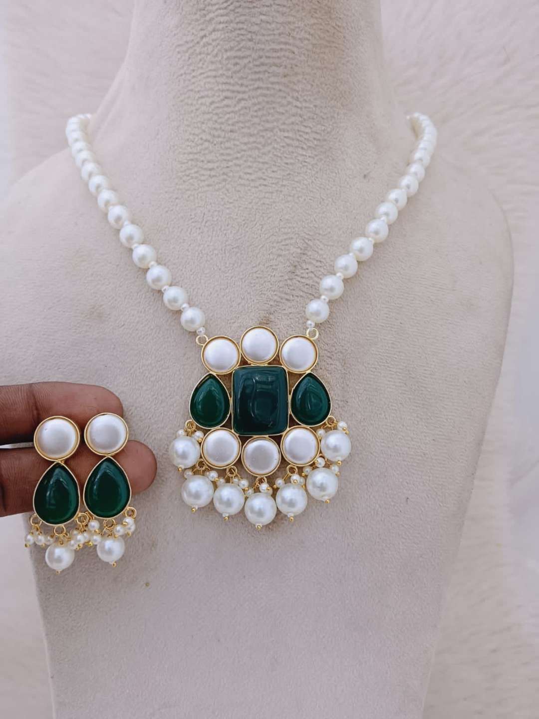 Ishhaara Blue Fusion Pearl Necklace Set