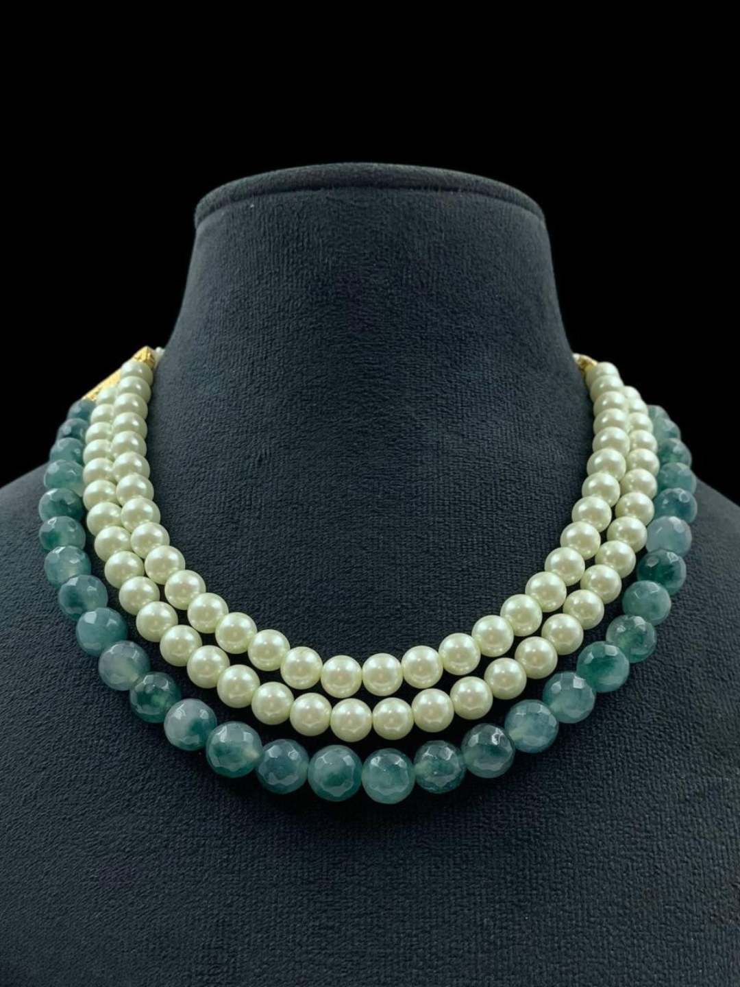 Ishhaara Green Gemstones And Pearl Studded Layered Choker