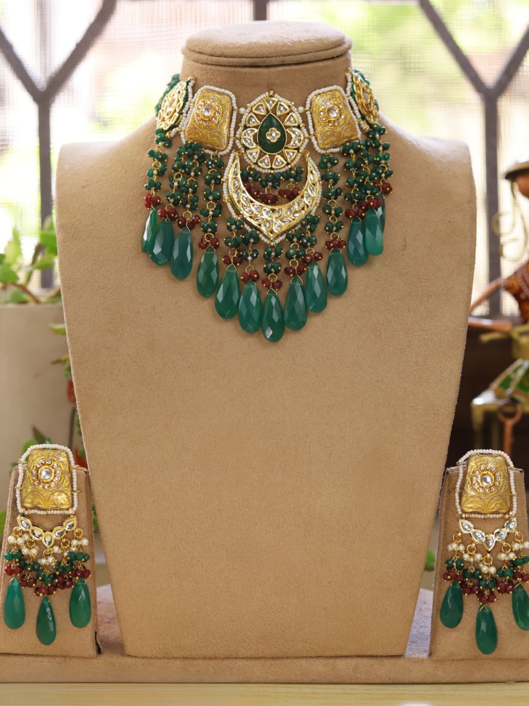 Ishhaara Green Gold Finish Agate And Semi Precious Stone Meenakari Necklace Set