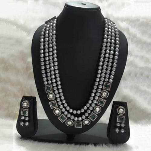 Ishhaara Gray Pearls Victorian Set