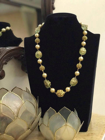 Ishhaara Green Gumetal Semiprecious Necklace