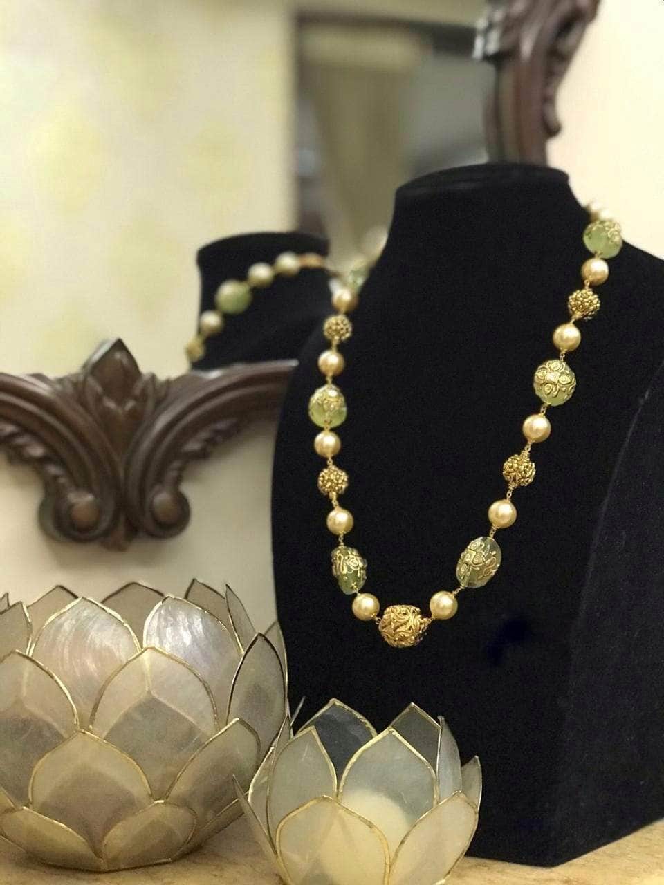 Ishhaara Green Gumetal Semiprecious Necklace