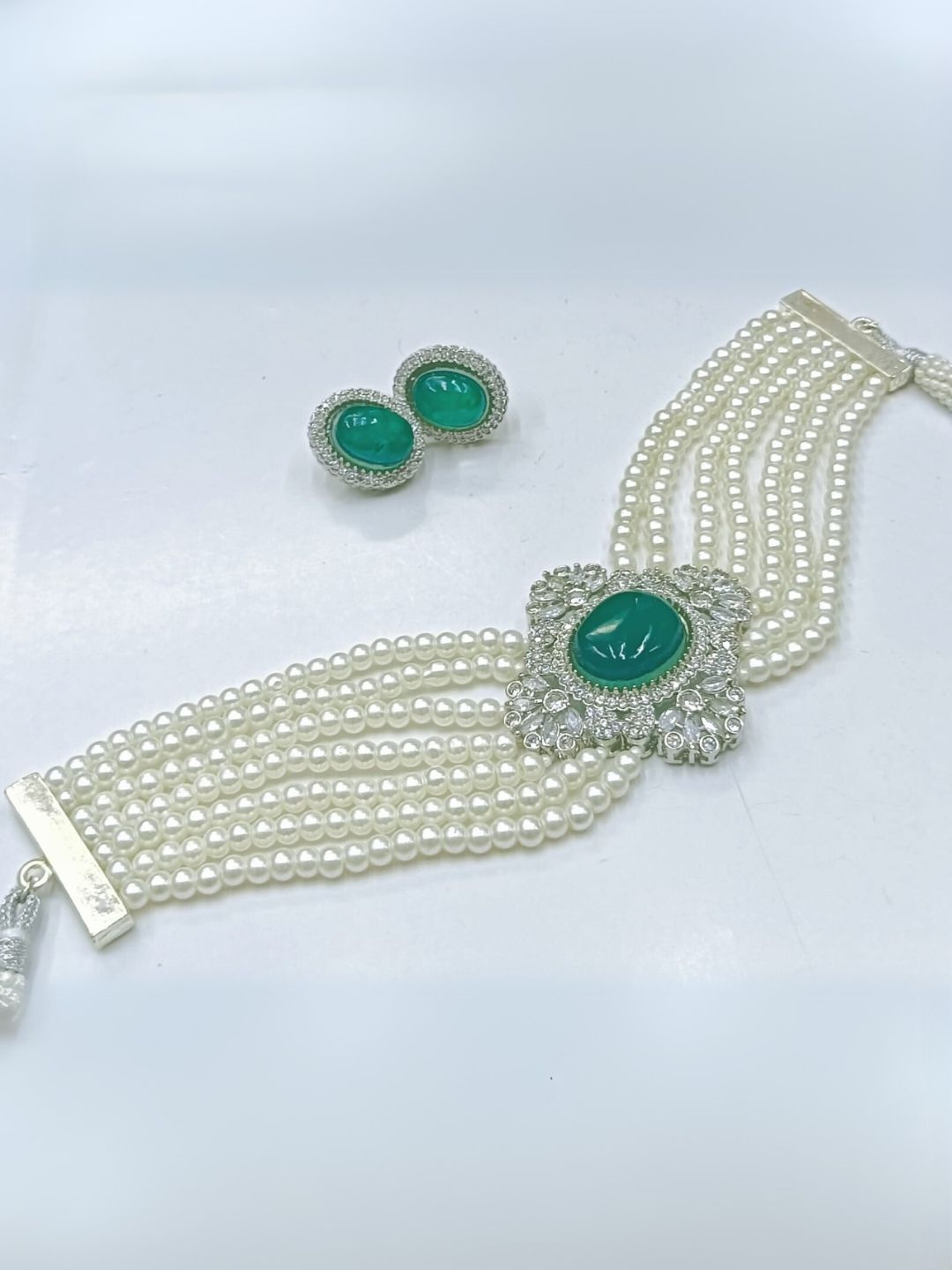 Ishhaara Green Kareena Kappor Khan Inspired Pearl Choker Necklace