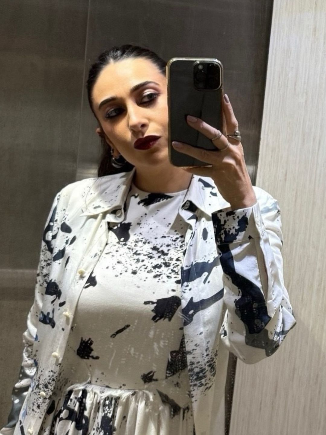 Ishhaara Green Karisma Kapoor In Water Drop Shaped Doublet Rings