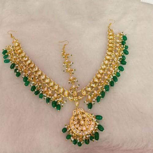 Ishhaara Green Kundan Mathapatti Necklace