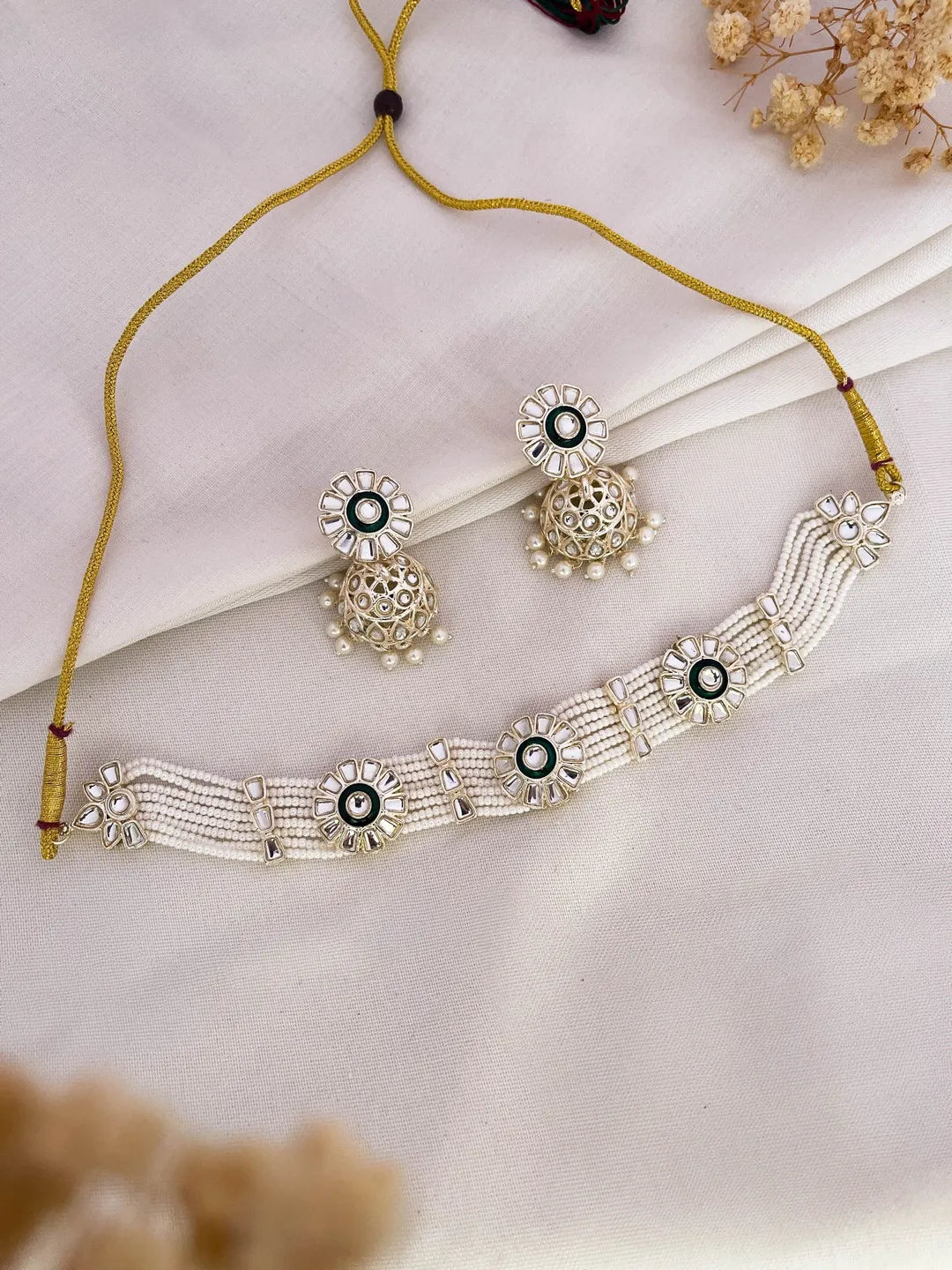 Ishhaara Green Minimal Pearl Choker