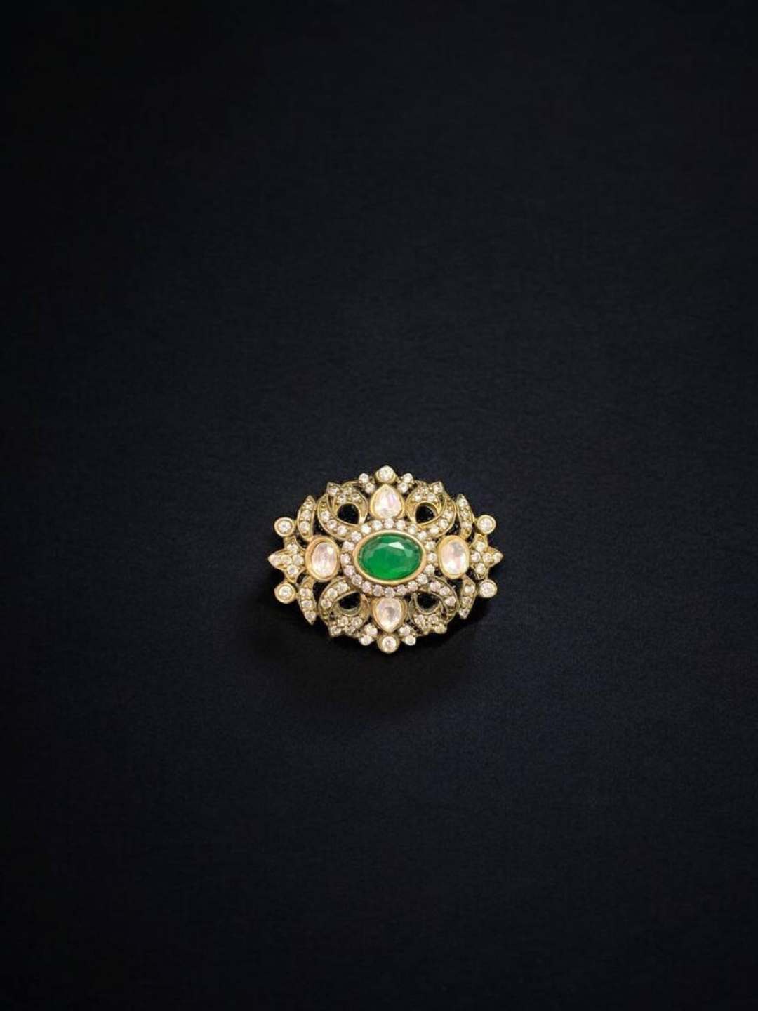 Ishhaara Green Moissanite Flower Brooch