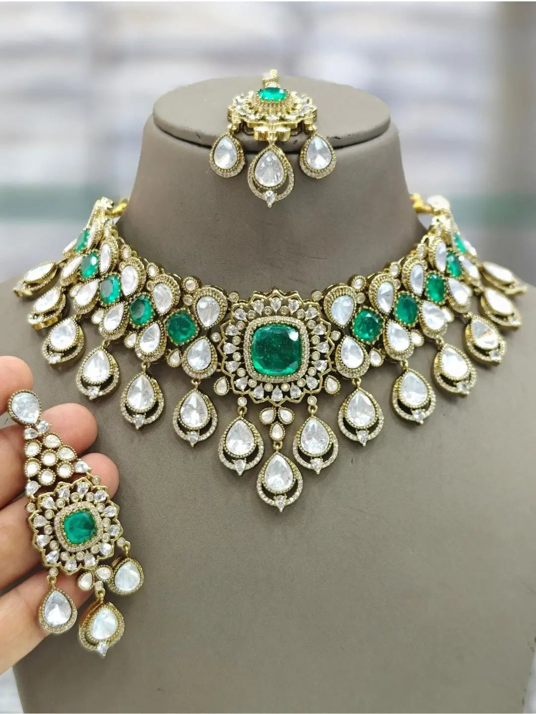 Ishhaara Green Moissanite Kundan Victorian Polished Choker Necklace