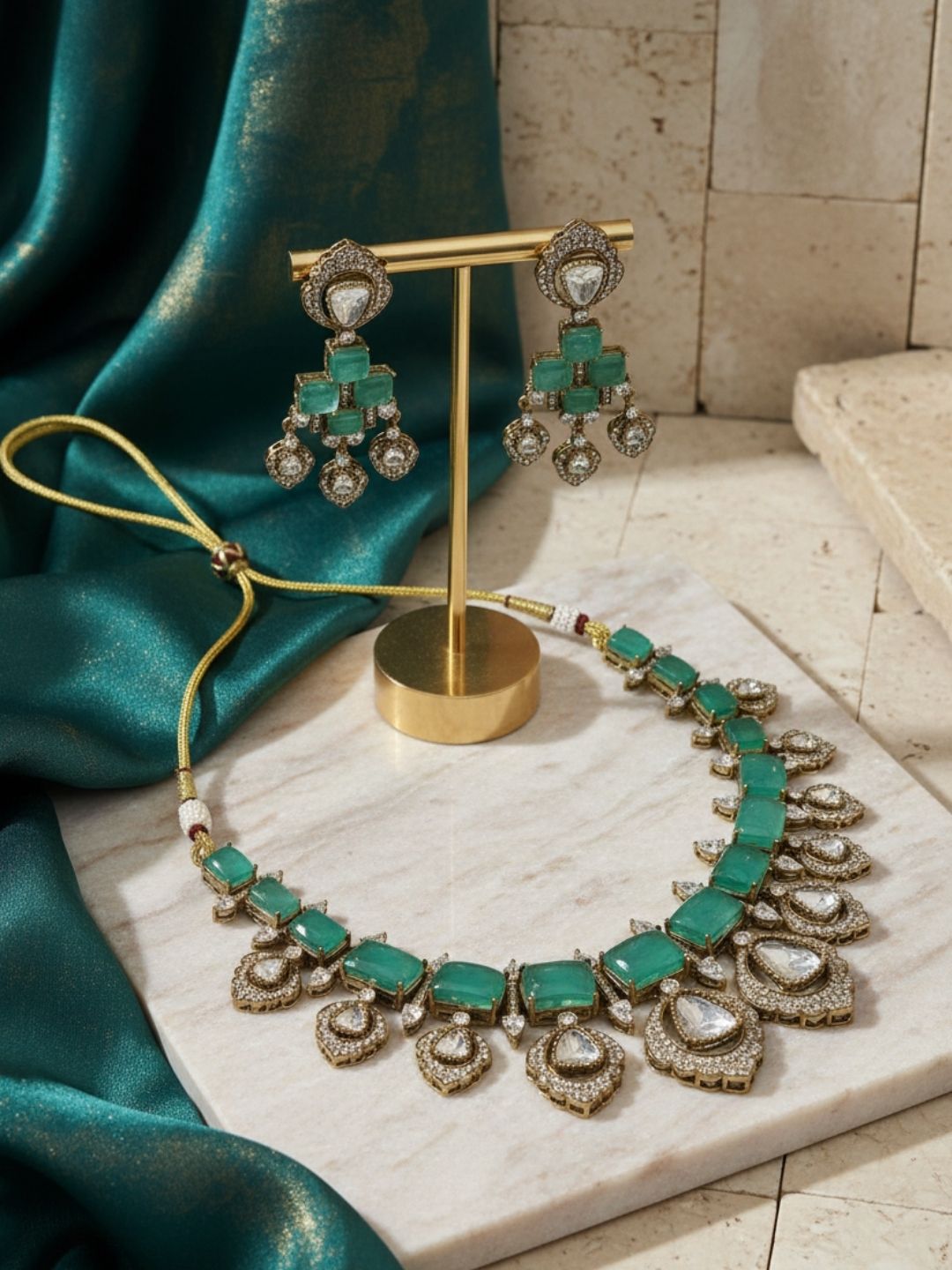 Ishhaara Green Moissanite Polki Necklace Set