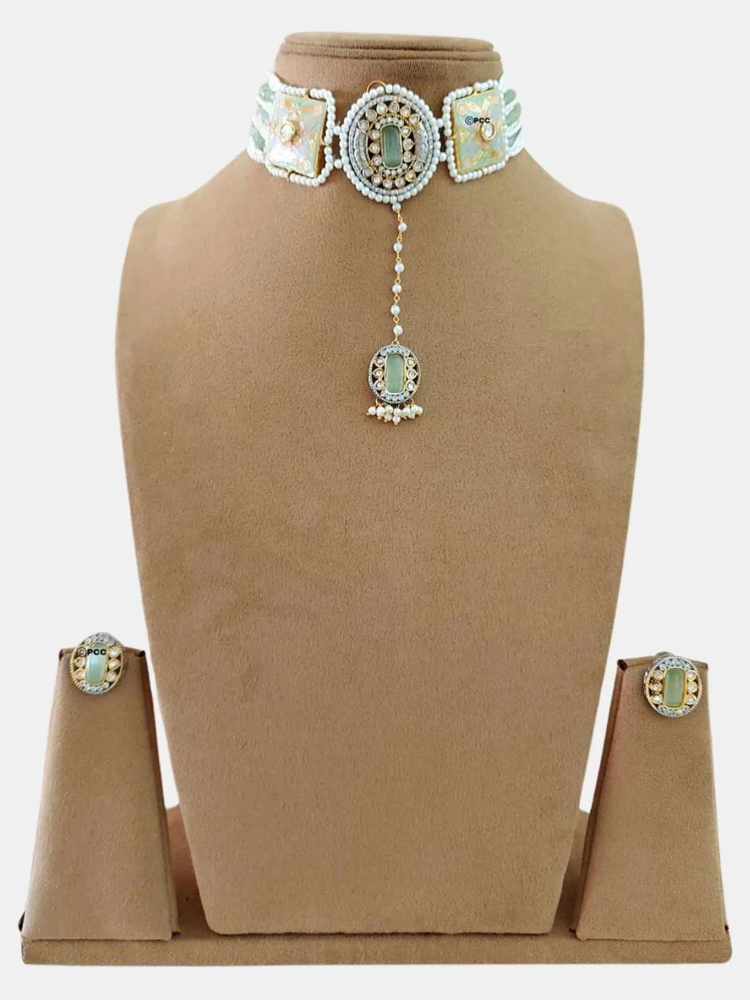 Ishhaara Green Mother Of Pearl Choker Set