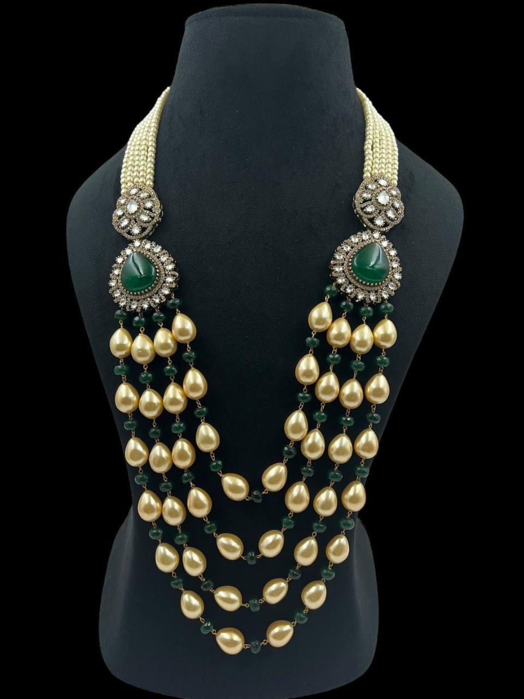 Ishhaara Green Nayaab Haniya Pearl Neckpiece