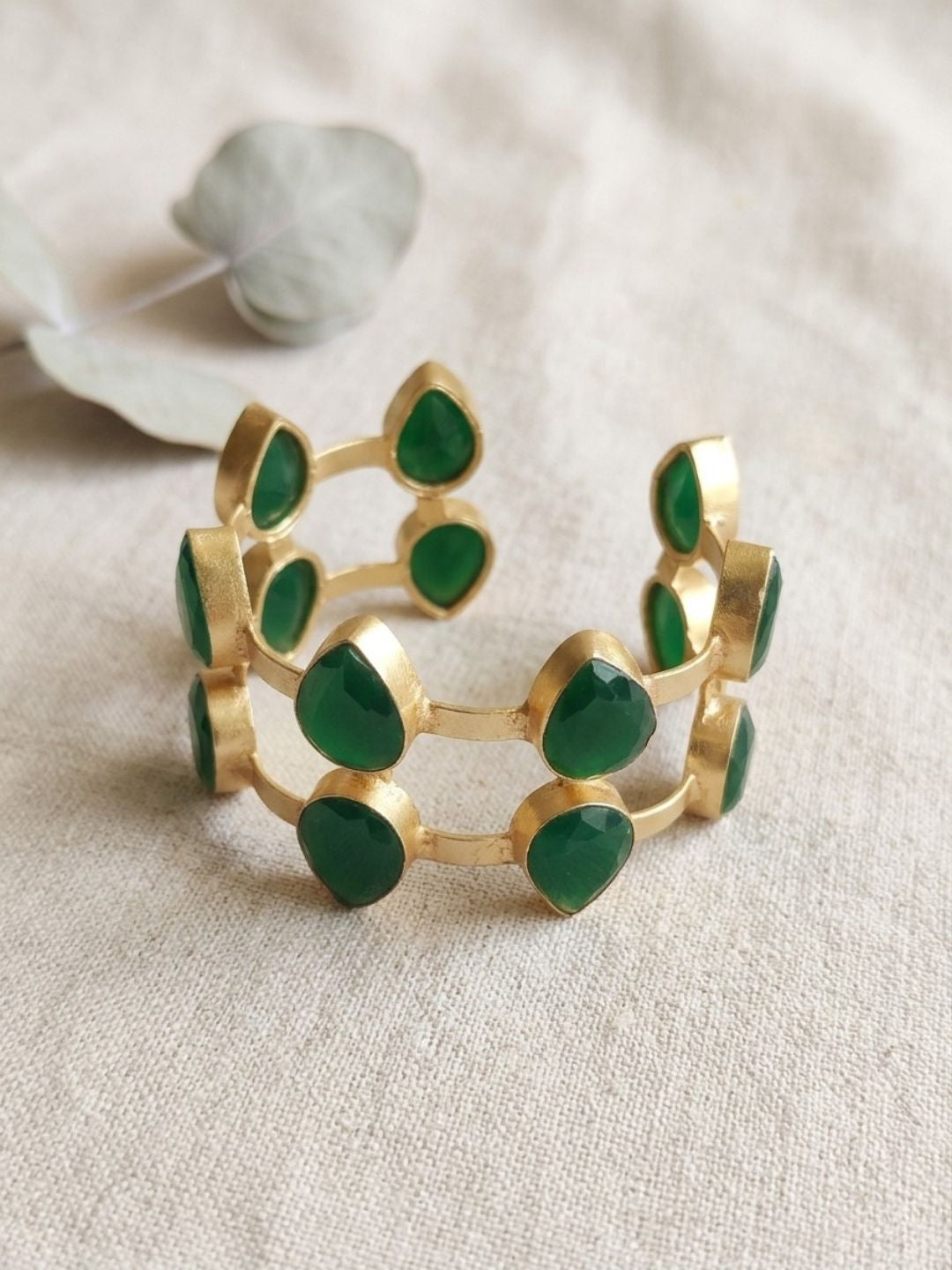 Ishhaara Green Onyx Stone Bracelet