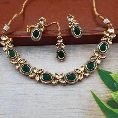 Ishhaara Green Oval Flower Motif Kundan Necklace Set
