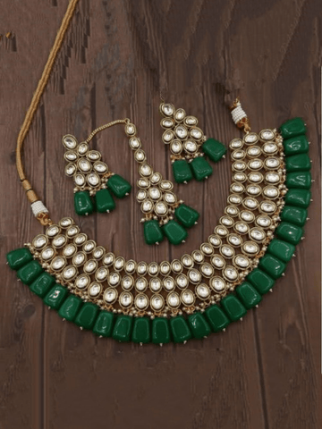 Ishhaara Green Oval Kundan Choker Necklace Set With Beads