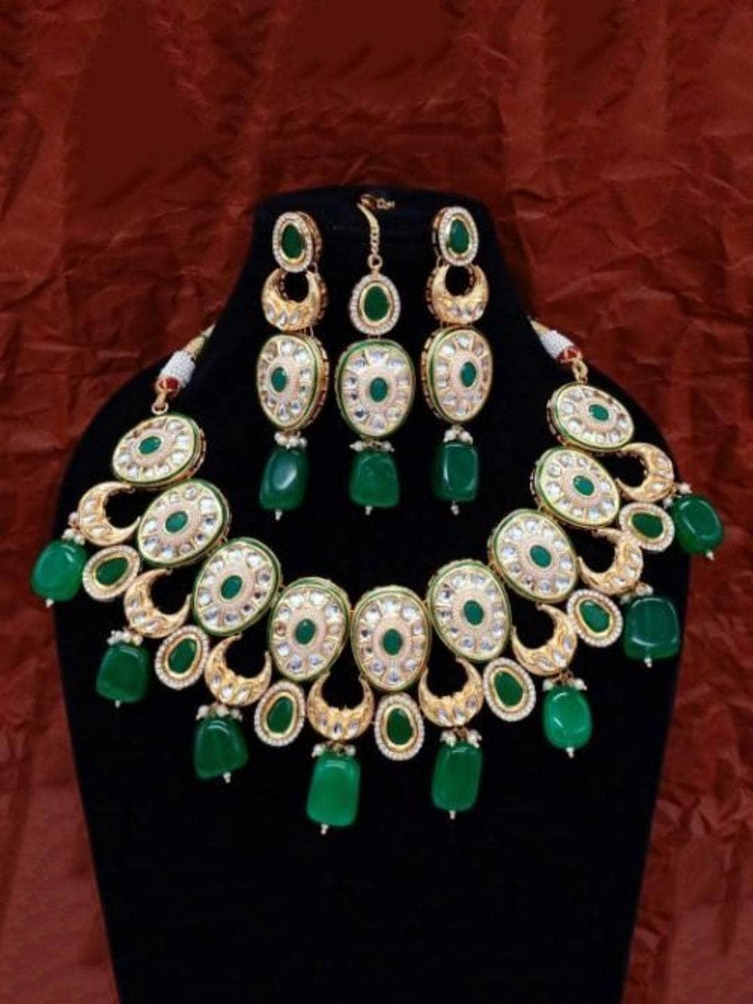 Ishhaara Green Oval Multi Chand Necklace Earring And Teeka Set