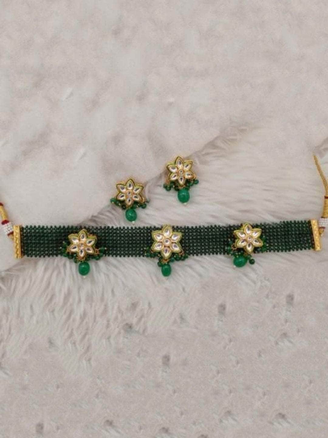 Ishhaara Green Patwa Star Necklace Set