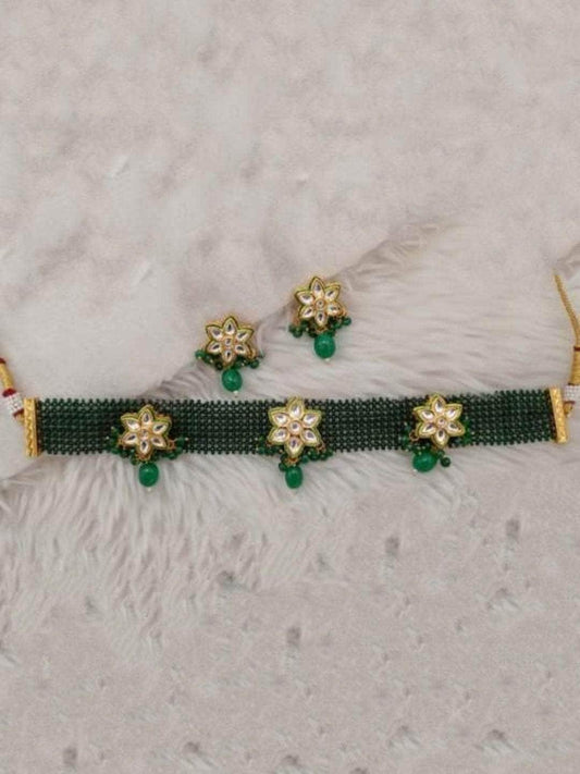 Ishhaara Patwa Star Necklace Set