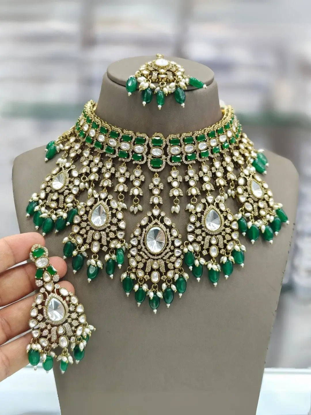 Ishhaara Green Premium Heavy Kundan Necklace Set With Earrings