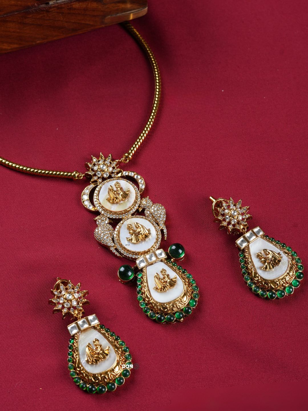 Ishhaara Green Premium Polki Fusion Necklace