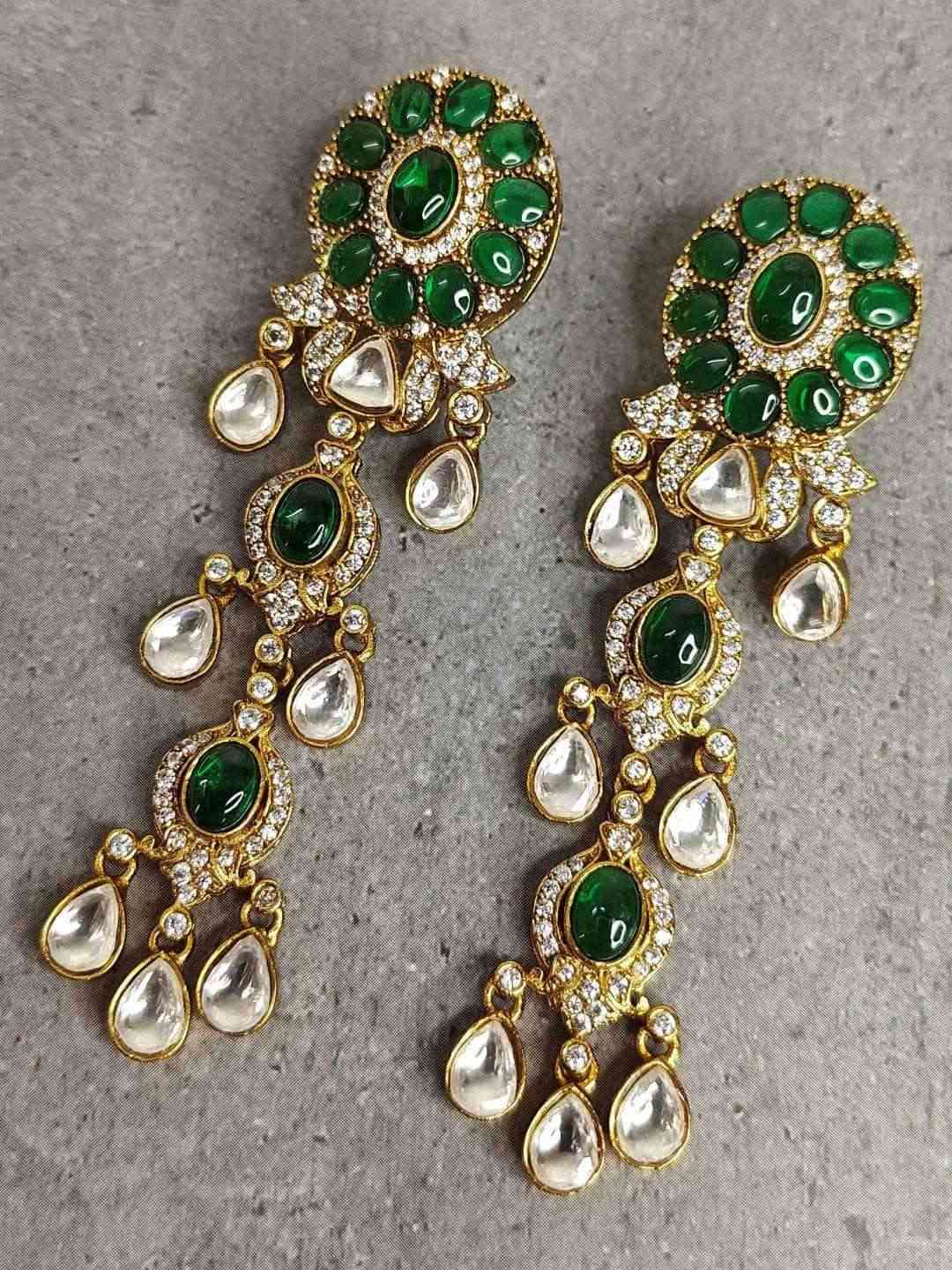 Ishhaara Ravishing Kundan Earring Set