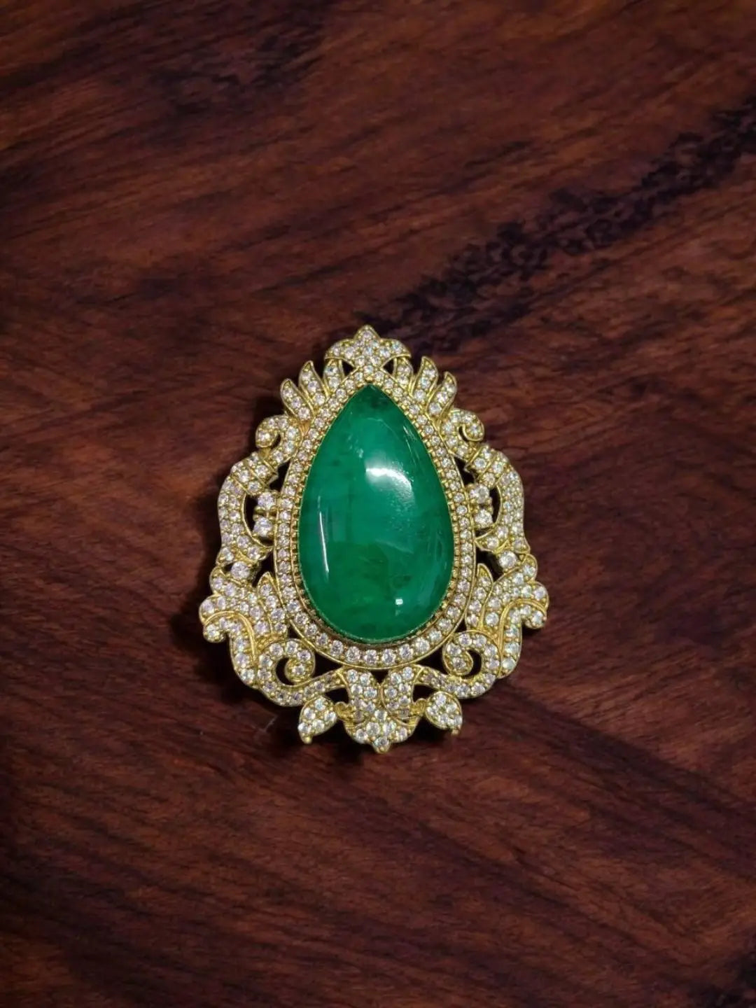 Ishhaara Green Regal Leaf Shaped Brooch