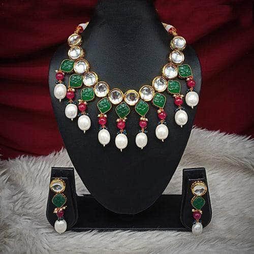 Ishhaara Round Kundan Stonemoti Set