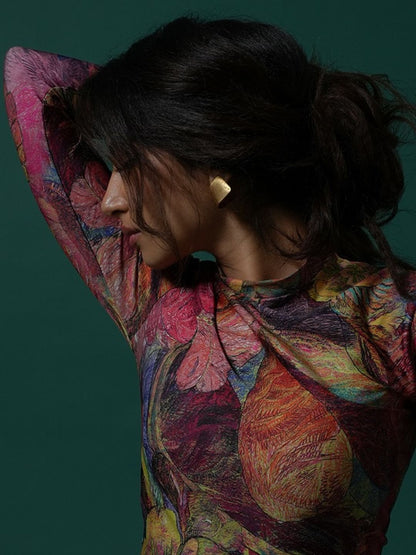 Ishhaara Green Sara Arjun In Golden Prism Earrings