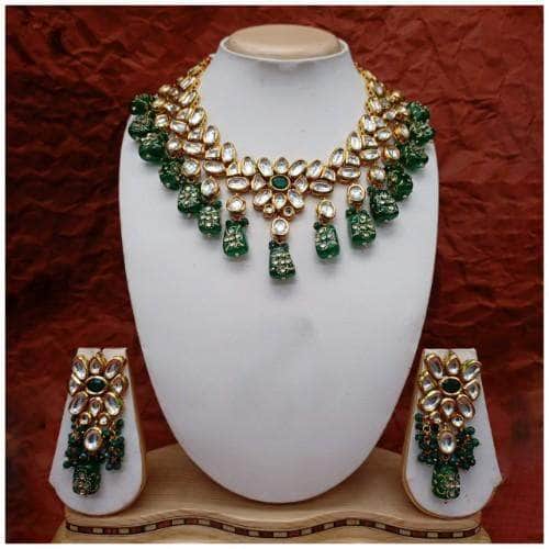 Ishhaara Green Simple Kundan Tumble Necklace And Earring Set