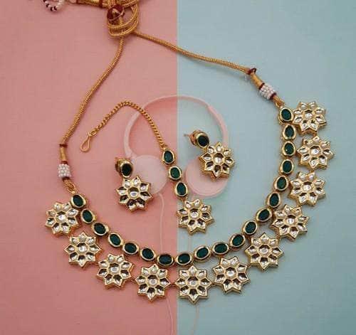 Ishhaara Simple Multi Flower Motif Necklace Set