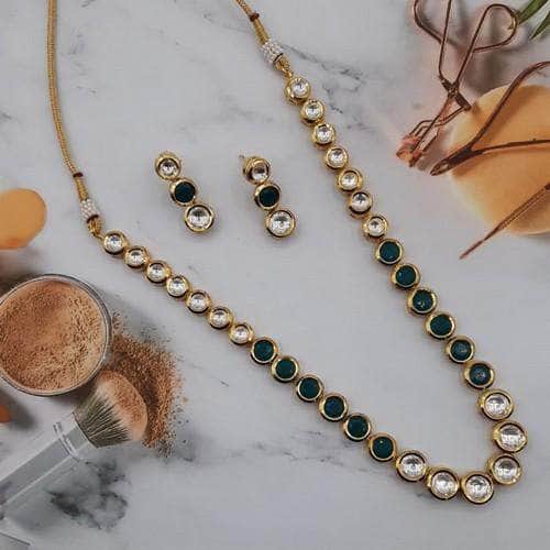 Ishhaara Green Single Round Kundan Necklace Set