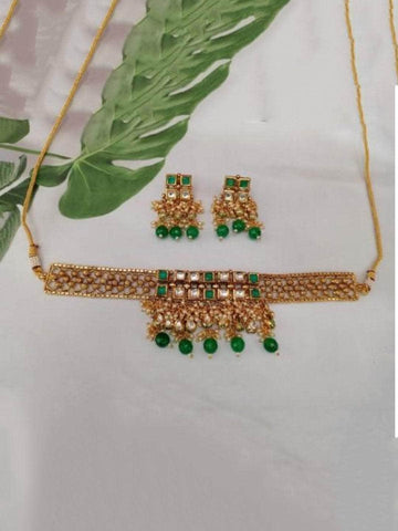 Ishhaara Square Kundna Gold Choker And Earring Set