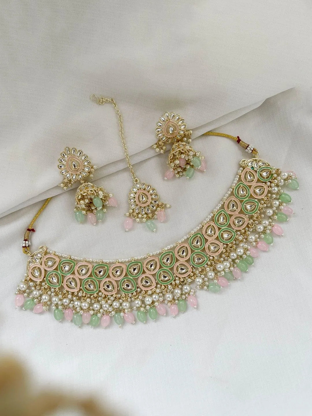 Ishhaara Green Traditional Drop Shaped Kundan Choker Necklace