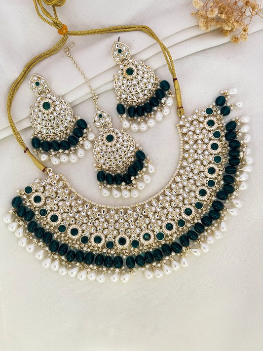 Ishhaara Green Traditional Kundan Necklace Set