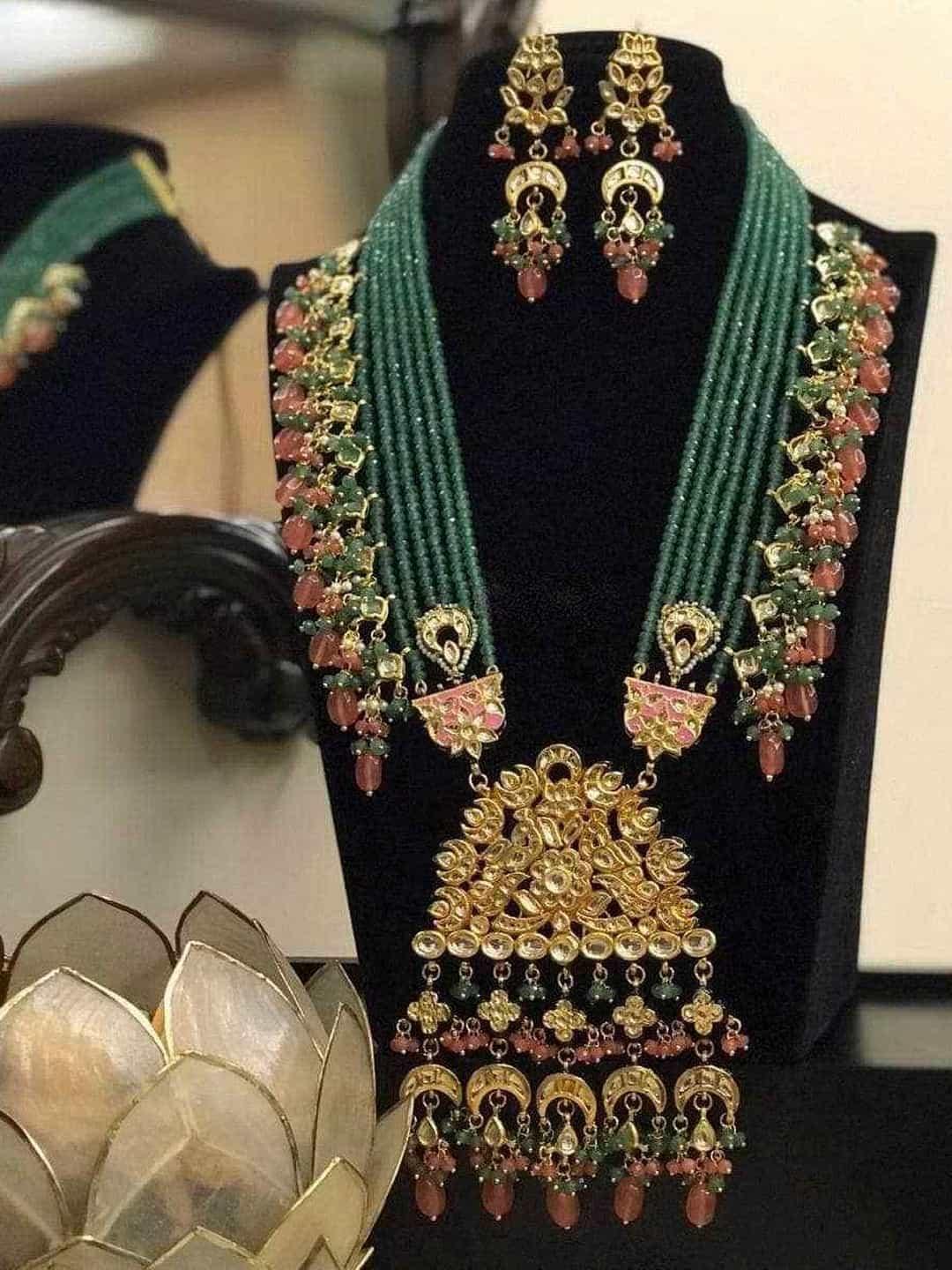 Ishhaara Triangular Pendant Rani Haar