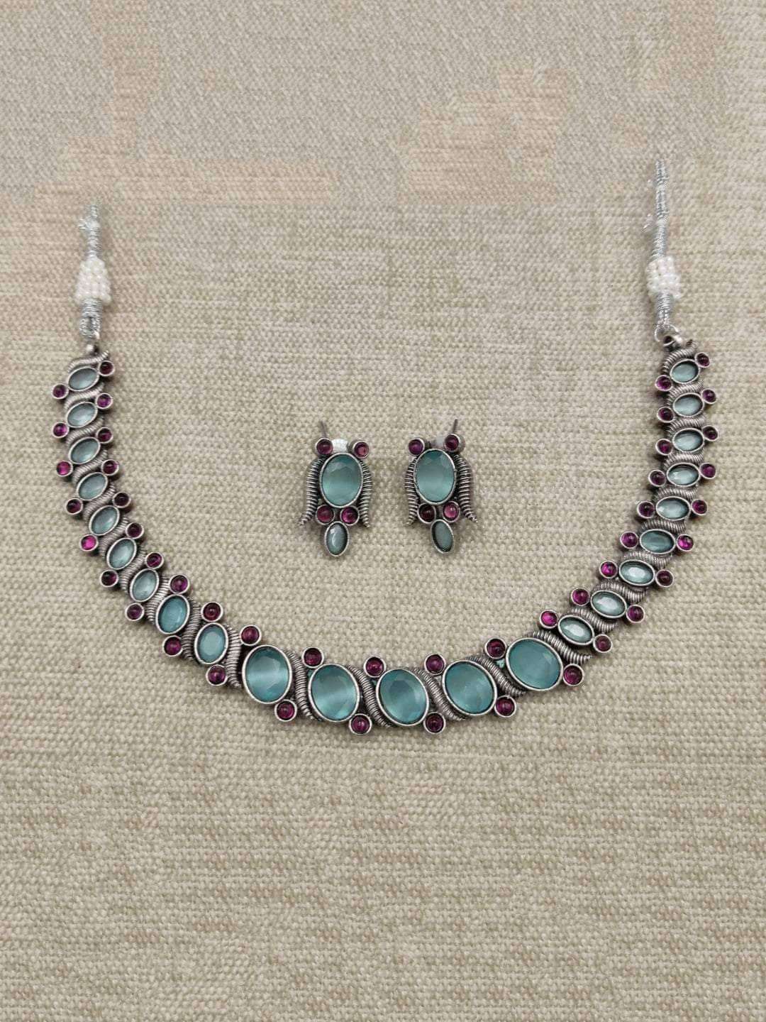 Ishhaara Twisted Gem Necklace