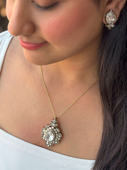 Ishhaara Green Victorian Diamond Pendant Necklace