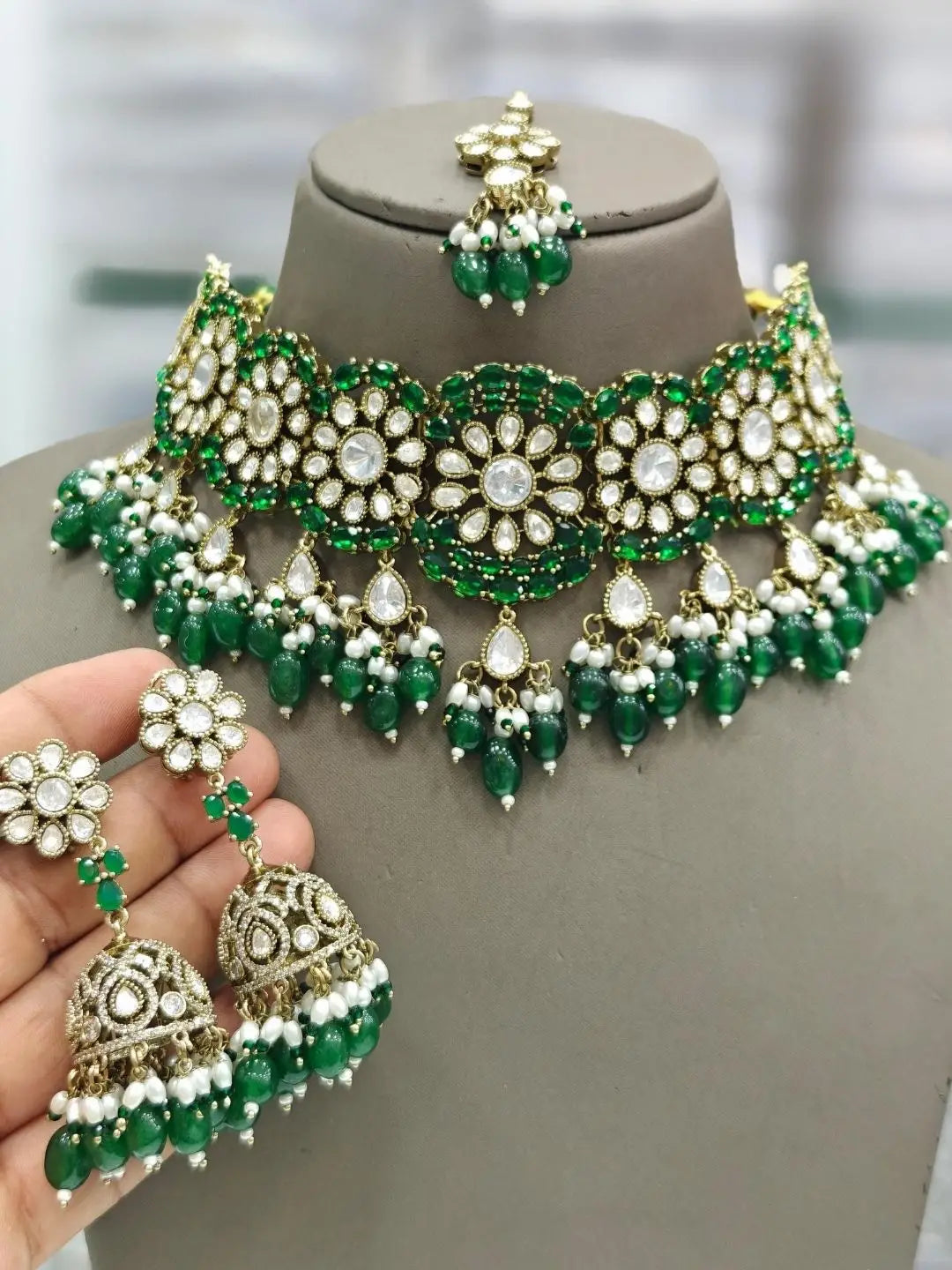 Ishhaara Green Victorian Floral Shaped Polki Kundan Necklace