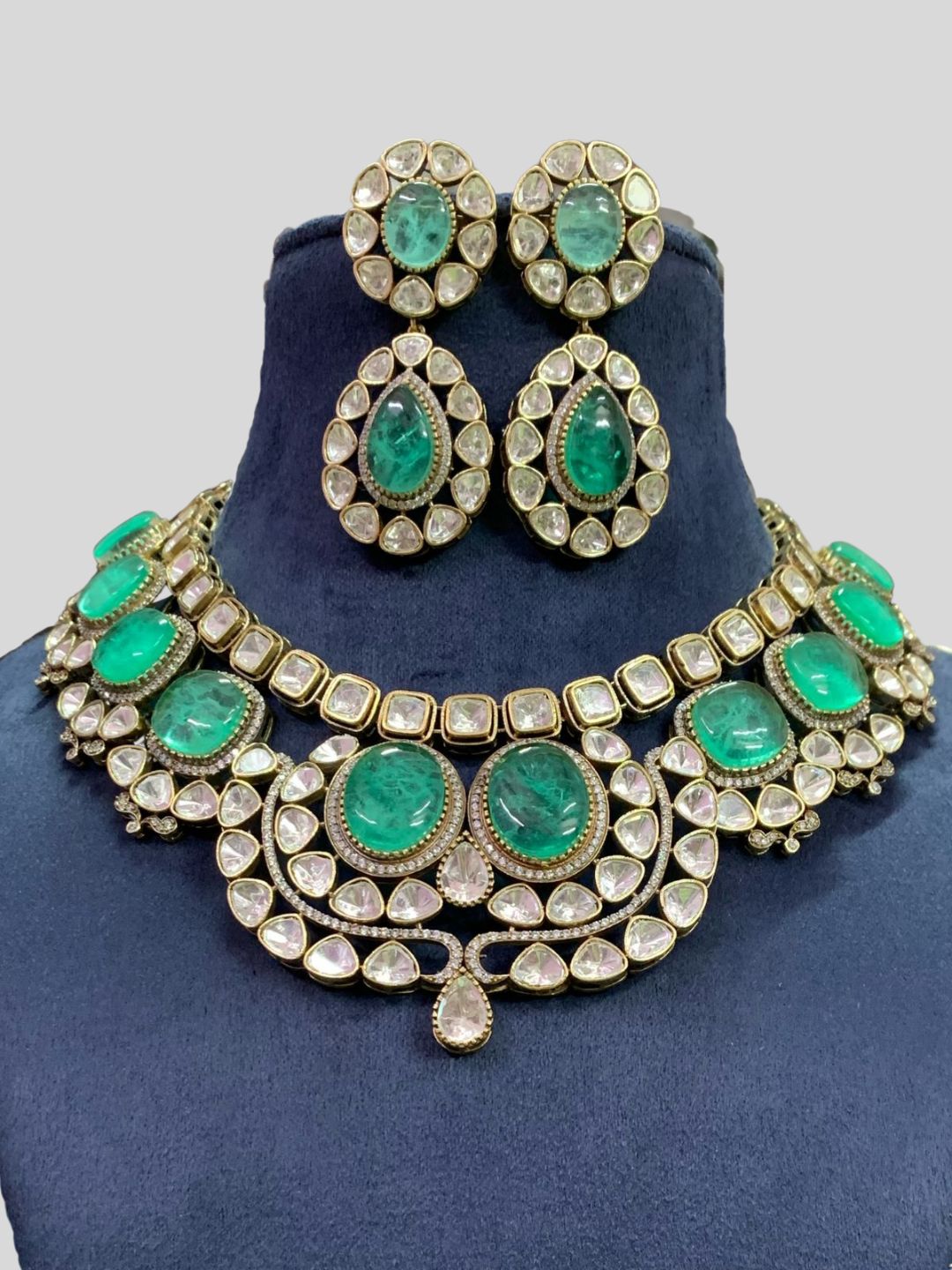 Ishhaara Green Victorian Fusion Necklace