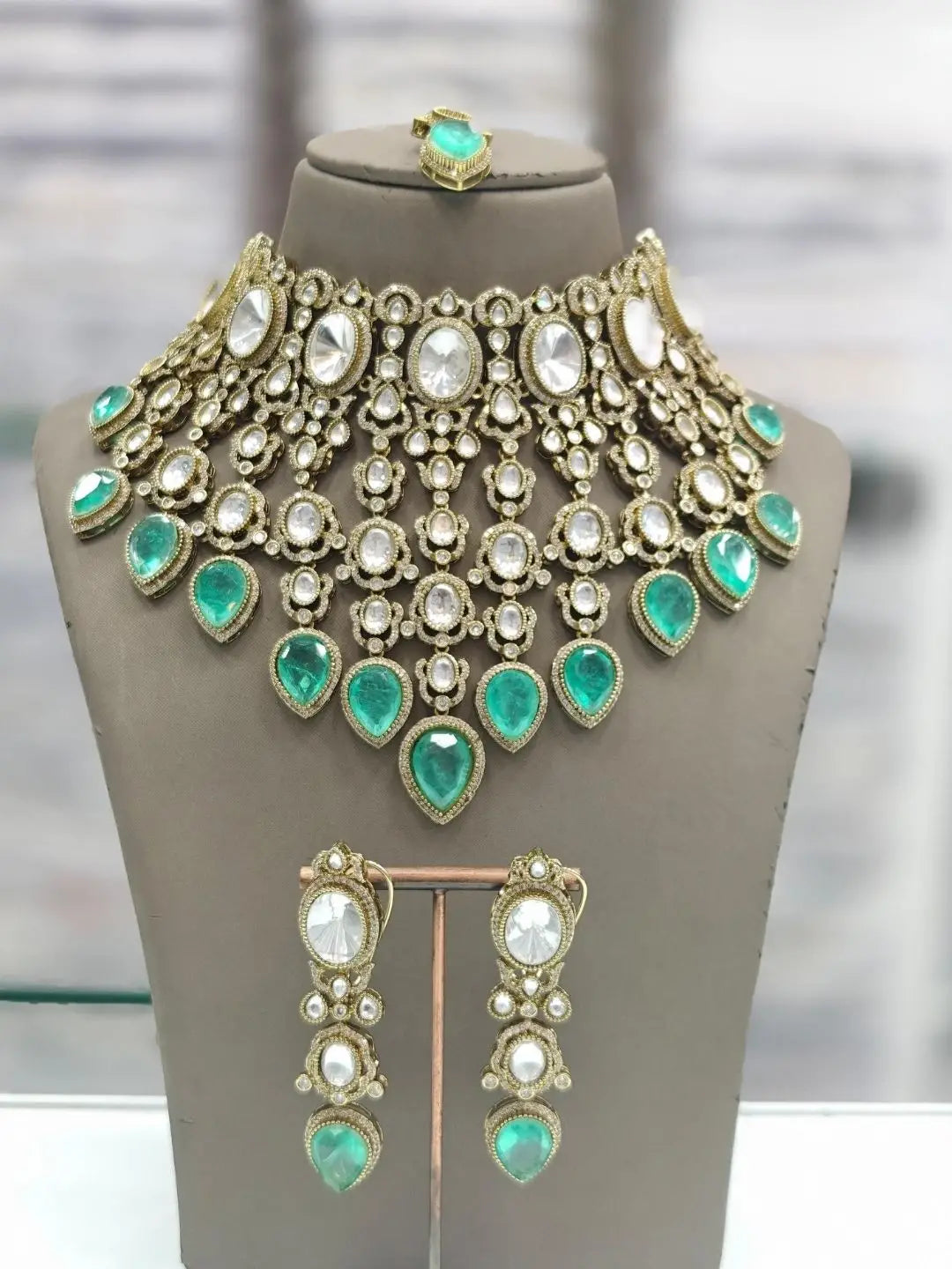 Ishhaara Green Victorian Polished Moissanite Kundan Choker Necklace