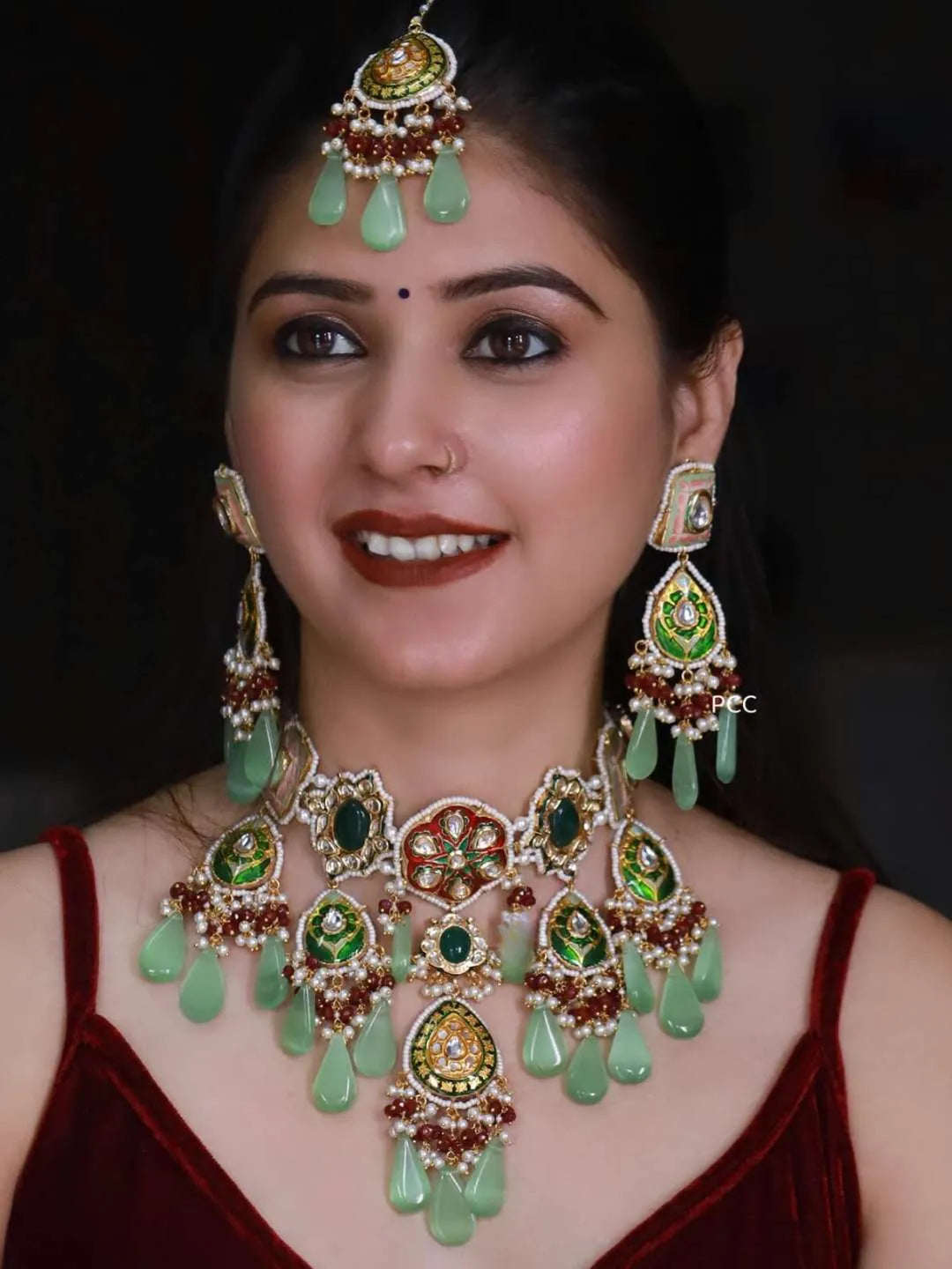 Ishhaara Green Vintage Glamour Choker Necklace With Earring Sets