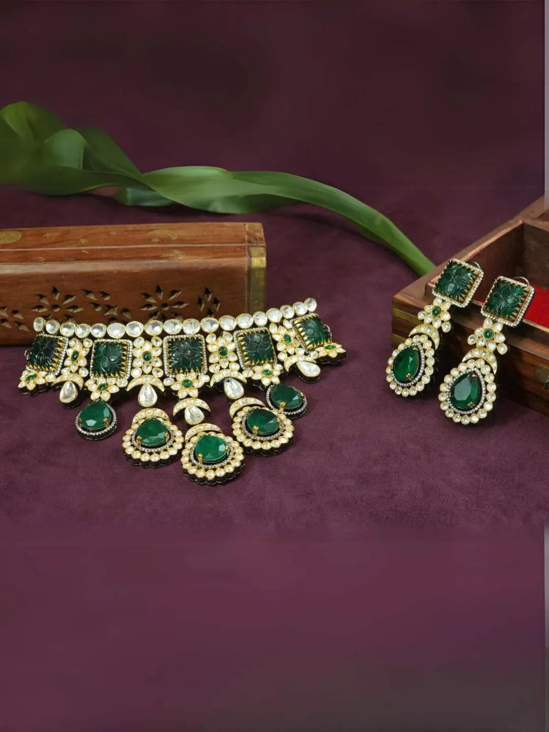 Ishhaara Green Zakia Necklace Set