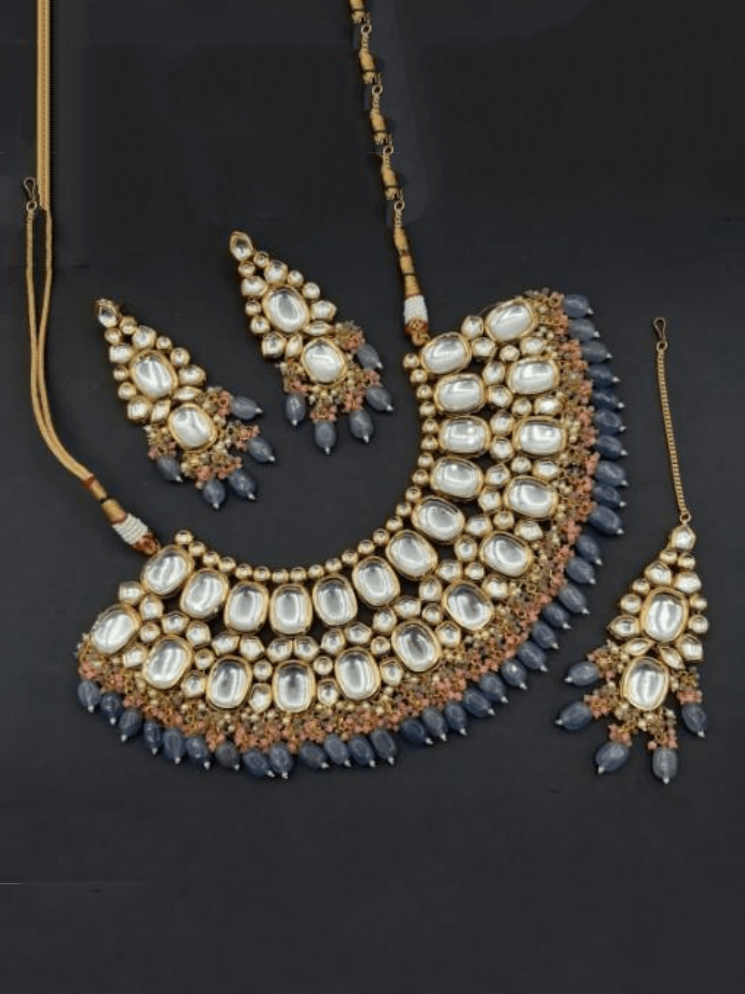 Ishhaara Grey Big Kundan Broad Necklace Set