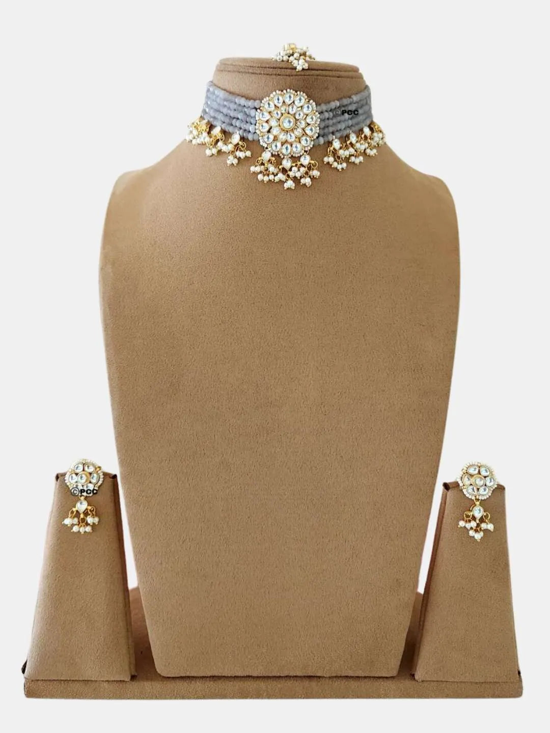 Ishhaara Grey Kundan And Pearls Flowers Choker Necklace