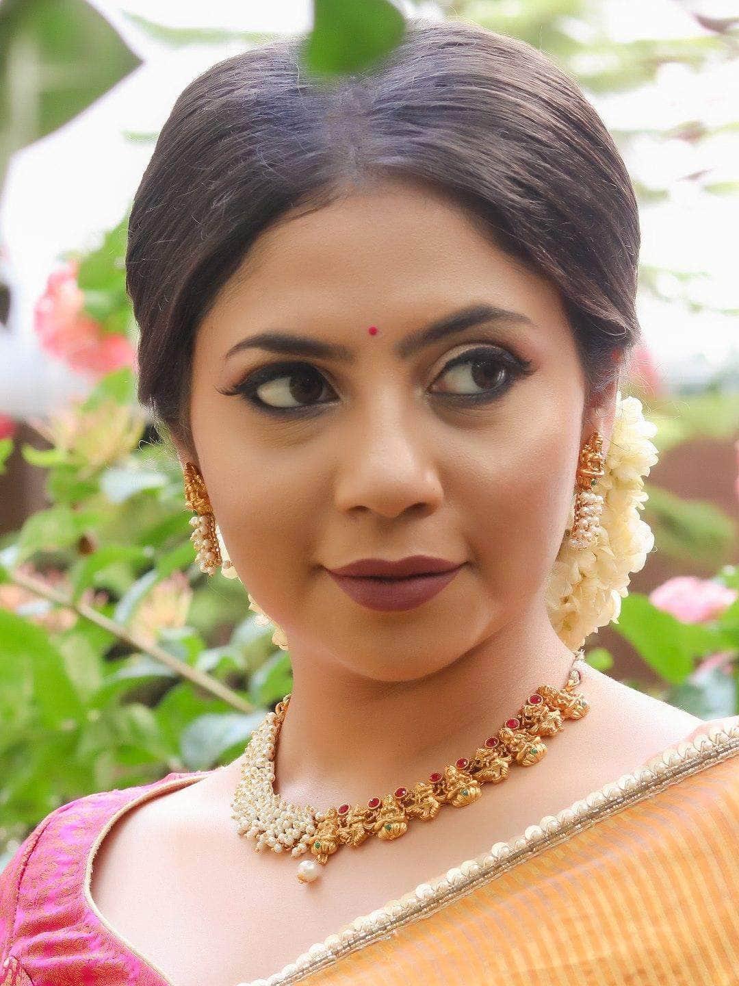 Ishhaara Half Cheed And Half Antique Necklace Temple Jewellery Set
